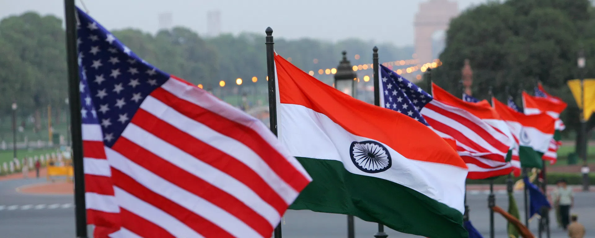 U.S. and Indian flags. File photo - Sputnik International, 1920, 27.10.2025