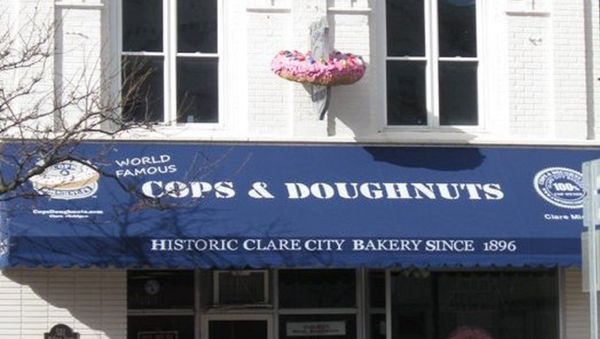 Cops and Doughnuts Eyes Empire - Sputnik International