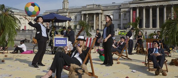 London's Trafalgar Square transformed into an interactive, tropical tax haven by Oxfam, Action Aid and Christian Aid. / - Sputnik International