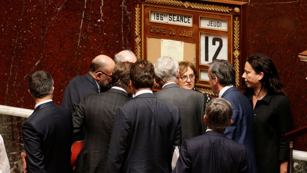 Deputies collect the result of a no-confidence vote against French government at the National Assembly in Paris, France, May 12, 2016. - Sputnik International
