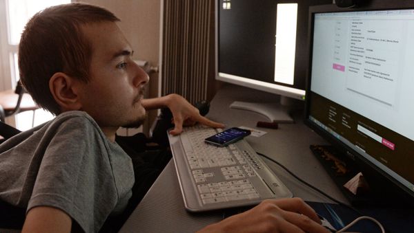 Russian Valery Spiridonov who agreed to the world's first ever operation on human head transplant is in his apartment in Vladimir. - Sputnik International