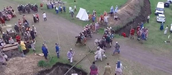 Javelin-thrower takes down drone at Russian medieval reenactment festival Javelin-thrower takes down drone at Russian medieval reenactment festival - Sputnik International