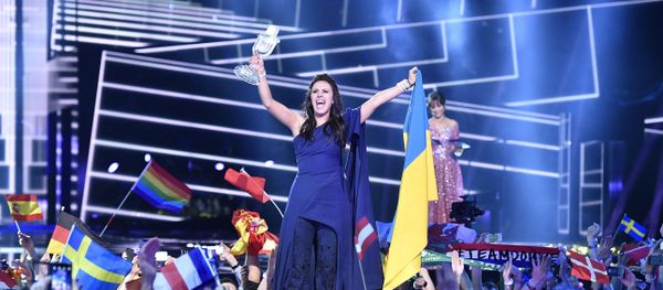 Ukraine's Jamala celebrates with the trophy after winning the Eurovision Song Contest final with the song '1944' in Stockholm, Sweden, Sunday, May 15, 2016. - Sputnik International
