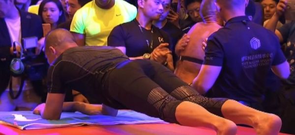 Chinese Police Officer Breaks Planking World Record - Sputnik International