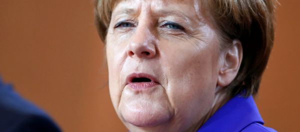 German Chancellor Angela Merkel attends the weekly cabinet meeting at the chancellery in Berlin, Germany, April 20, 2016. - Sputnik International