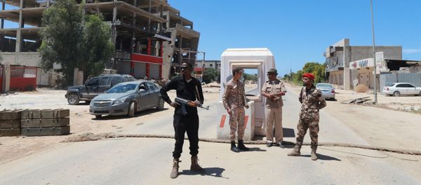 Members for the Libyan Armed Forces stand at the checkpoint in Benghazi, Libya May 16, 2016 - Sputnik International