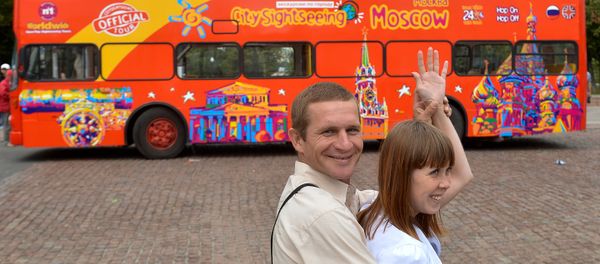 Sightseeing double-decker buses appear in Moscow Sightseeing double-decker buses appear in Moscow - Sputnik International