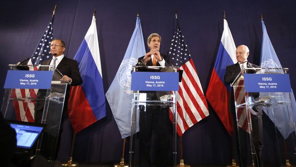 (L to R) Russian Foreign Minister Sergei Lavrov, US Secretary of State John Kerry and UN Special envoy for Syria Staffan de Mistura address a joint press conference in Vienna, Austria, on May 17, 2016 (L to R) Russian Foreign Minister Sergei Lavrov, US Secretary of State John Kerry and UN Special envoy for Syria Staffan de Mistura address a joint press conference in Vienna, Austria, on May 17, 2016 - Sputnik International