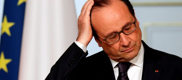 French President Francois Hollande attends a joint declaration with Benin's President Patrice Talon at the Elysee Palace in Paris, France, April 26, 2016. - Sputnik International
