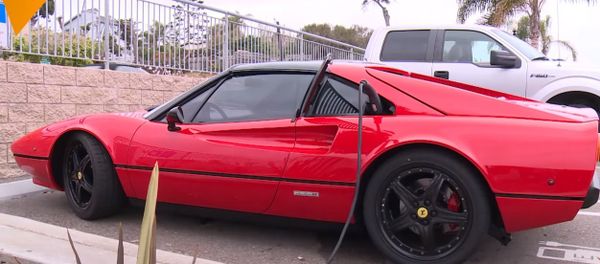 Electric Ferrari Hits the Road! - Sputnik International