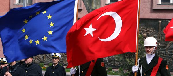 A Turkish guard of honor hold a EU and a Turkish flag (File) A Turkish guard of honor hold a EU and a Turkish flag (File) - Sputnik International