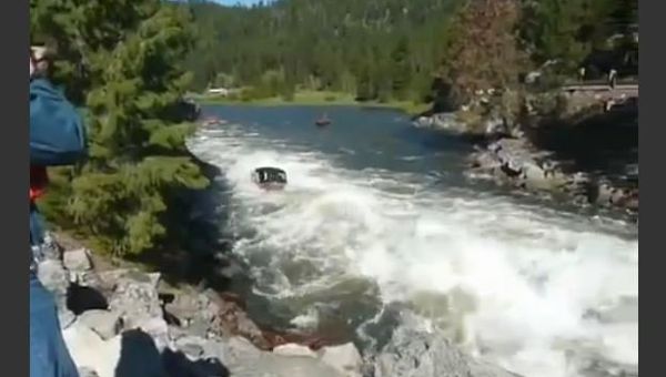 Jet Boat Powers Upstream - Sputnik International