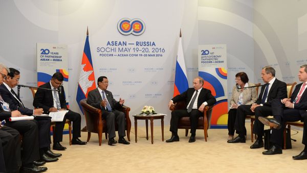 President Vladimir Putin meets with Prime Minister of Cambodia Hun Sen President Vladimir Putin meets with Prime Minister of Cambodia Hun Sen - Sputnik International