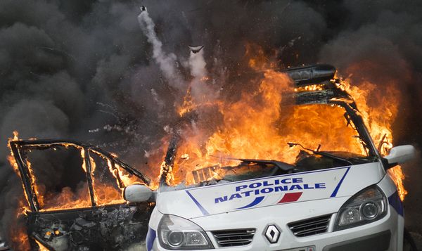 A police car explodes after being set on fire during an unauthorized counter-demonstration against police violence on May 18, 2016 in Paris, as Police across France demonstrate today against the anti-cop hatred they say they have endured during a wave of anti-government protests since early March A police car explodes after being set on fire during an unauthorized counter-demonstration against police violence on May 18, 2016 in Paris, as Police across France demonstrate today against the anti-cop hatred they say they have endured during a wave of anti-government protests since early March - Sputnik International