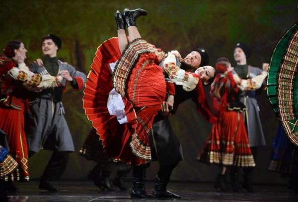 Dancers perform at the concert to mark the opening of the ASEAN-Russia Culture Festival Dancers perform at the concert to mark the opening of the ASEAN-Russia Culture Festival - Sputnik International