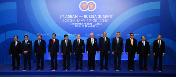 Photo session of the delegation heads - ASEAN-Russia Summit participants at the Radisson Blu Resort & Congress Centre in Sochi - Sputnik International