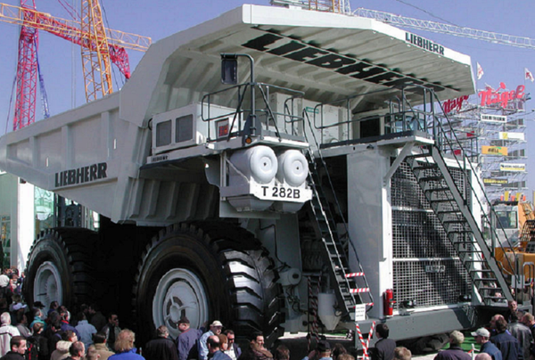 Liebherr T 282B ultra-class haul truck Liebherr T 282B ultra-class haul truck - Sputnik International