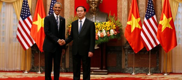 U.S. President Barack Obama shakes hands with Vietnam's President Tran Dai Quang after an arrival ceremony at the presidential palace in Hanoi, Vietnam May 23, 2016. U.S. President Barack Obama shakes hands with Vietnam's President Tran Dai Quang after an arrival ceremony at the presidential palace in Hanoi, Vietnam May 23, 2016. - Sputnik International