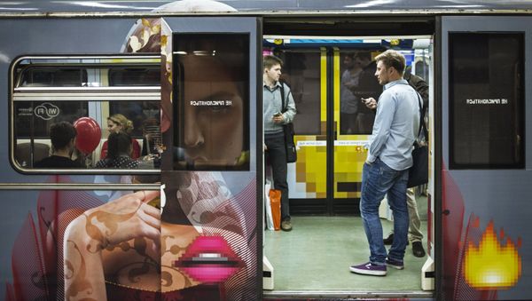 The launch of the Poetry in Metro train featuring the Shakespearean Passions exhibition. - Sputnik International