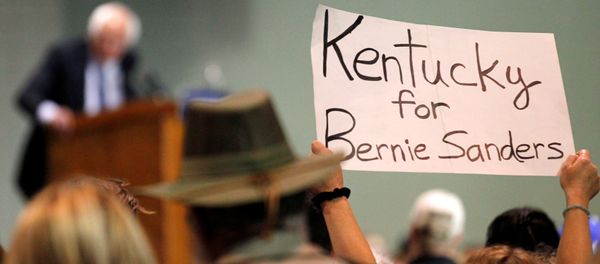 Democratic presidential candidate Bernie Sanders addresses the crowd during a campaign rally at Heritage Hall in Lexington, Kentucky, U.S. May 4, 2016 Democratic presidential candidate Bernie Sanders addresses the crowd during a campaign rally at Heritage Hall in Lexington, Kentucky, U.S. May 4, 2016 - Sputnik International