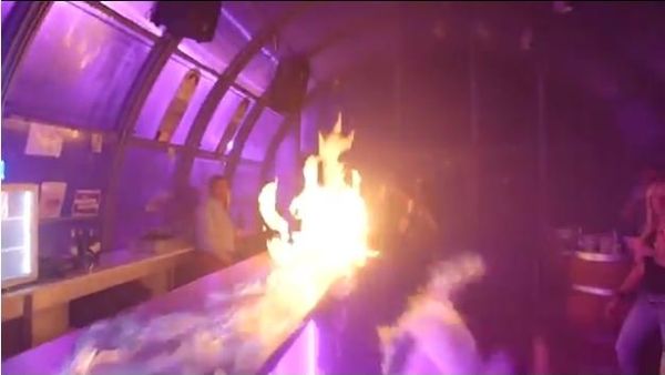 Flaming Booze Bar Slide Goes Very Wrong - Sputnik International