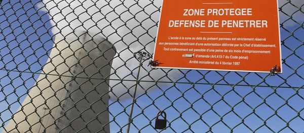 Nogent-sur-Seine shows a sign reading proctected area, no tresspassing on the wires fence of the French nuclear plant (File) Nogent-sur-Seine shows a sign reading proctected area, no tresspassing on the wires fence of the French nuclear plant (File) - Sputnik International