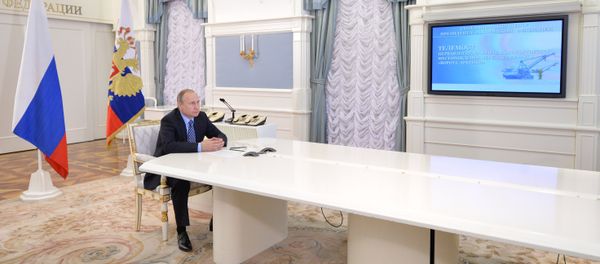 President Vladimir Putin launched oil loading at Arctic Gate terminal in Yamal President Vladimir Putin launched oil loading at Arctic Gate terminal in Yamal - Sputnik International