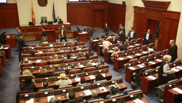 Lawmakers gather on an urgent session, in the Parliament building in Macedonia's capital Skopje, on Wednesday, May 18, 2016 - Sputnik International