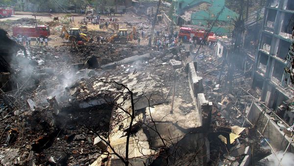 Indian rescue teams gather at the site of an explosion and fire that destroyed a chemical plant in Mumbai on May 26, 2016 Indian rescue teams gather at the site of an explosion and fire that destroyed a chemical plant in Mumbai on May 26, 2016 - Sputnik International