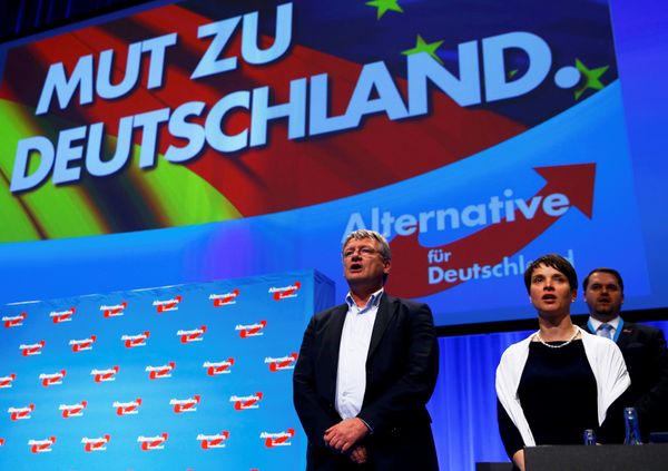 Frauke Petry, chairwoman of the anti-immigration party Alternative for Germany (AfD), and AfD leader Joerg Meuthen sing at the end of the second day of the AfD congress in Stuttgart, Germany, May 1, 2016. Frauke Petry, chairwoman of the anti-immigration party Alternative for Germany (AfD), and AfD leader Joerg Meuthen sing at the end of the second day of the AfD congress in Stuttgart, Germany, May 1, 2016. - Sputnik International