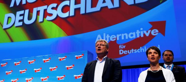 Frauke Petry, chairwoman of the anti-immigration party Alternative for Germany (AfD), and AfD leader Joerg Meuthen sing at the end of the second day of the AfD congress in Stuttgart, Germany, May 1, 2016. Frauke Petry, chairwoman of the anti-immigration party Alternative for Germany (AfD), and AfD leader Joerg Meuthen sing at the end of the second day of the AfD congress in Stuttgart, Germany, May 1, 2016. - Sputnik International