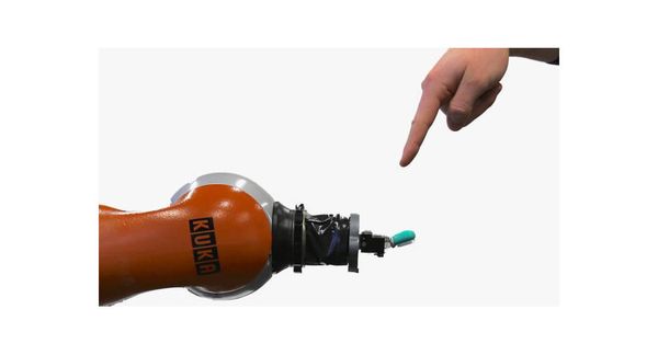 The researchers developed a pain-reflex controller for a BioTac fingertip sensor fitted to a Kuka robotic arm. - Sputnik International