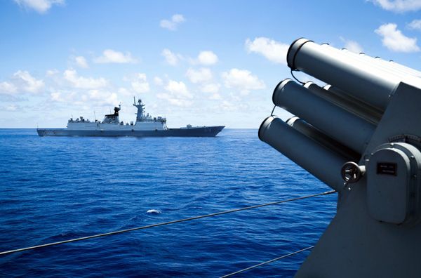 This photo taken on May 10, 2016 shows crew members of China's South Sea Fleet taking part in a logistics supply drill near the James Shoal area on South China Sea This photo taken on May 10, 2016 shows crew members of China's South Sea Fleet taking part in a logistics supply drill near the James Shoal area on South China Sea - Sputnik International