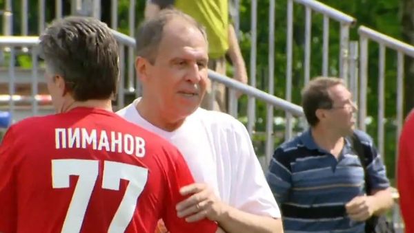 Never Too Late to Play Football: Lavrov Joins Match of Over-45s Russian National Football League - Sputnik International