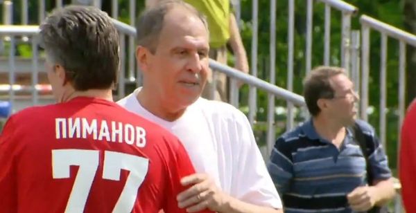 Never Too Late to Play Football: Lavrov Joins Match of Over-45s Russian National Football League - Sputnik International