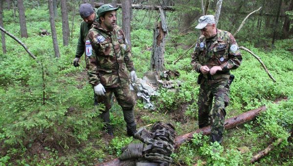 Participants of the Gogland expedition on Bolshoy Tyuters Island, Leningrad Region - Sputnik International