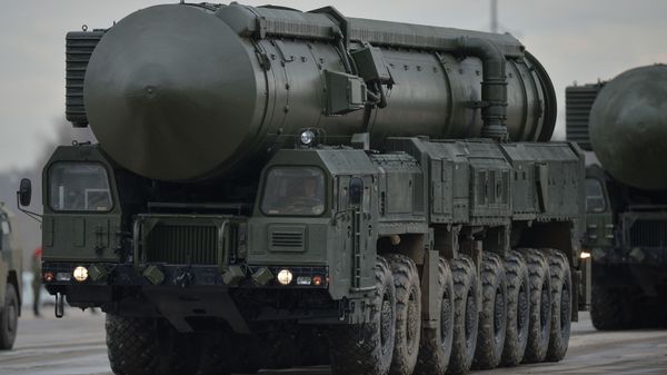 An intercontinental ballistic missile Yars of the mechanized column of the Central Military District's Moscow Garrison during the rehearsal of the military parade to mark the 71st Anniversary of the Victory in the Great Patriotic War, at the Alabino training ground, Moscow Region.Тренировка военного парада, посвященного Победе в Великой Отечественной войне - Sputnik International