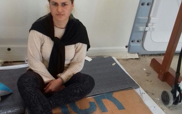 A refugee woman at the migrants camp in Chios, Greece. - Sputnik International