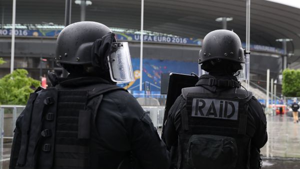 Members of the Raid special intervention unit of the French police take part in a terrorist attack mock exercise on May 31, 2016 near the Stade de France in Saint-Denis, France Members of the Raid special intervention unit of the French police take part in a terrorist attack mock exercise on May 31, 2016 near the Stade de France in Saint-Denis, France - Sputnik International