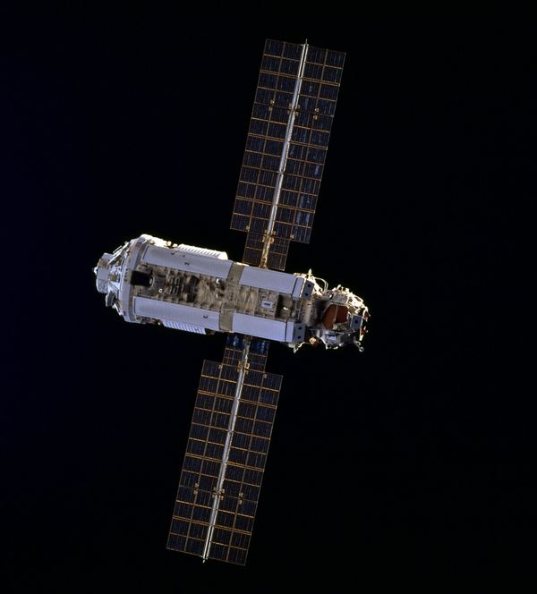 ISS Zarya module as seen from STS-88 (NASA) - Sputnik International