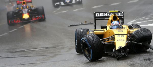 Formula One - Monaco Grand Prix - Monaco - 29/5/16. Renault F1 driver Jolyon Palmer's car is seen after he crashed. Formula One - Monaco Grand Prix - Monaco - 29/5/16. Renault F1 driver Jolyon Palmer's car is seen after he crashed. - Sputnik International