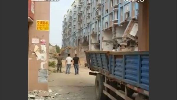 Building demolition in China gone wrong - Sputnik International