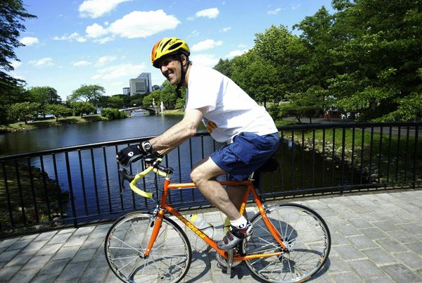 US Secretary of State John Kerry rides a bike. (File) US Secretary of State John Kerry rides a bike. (File) - Sputnik International