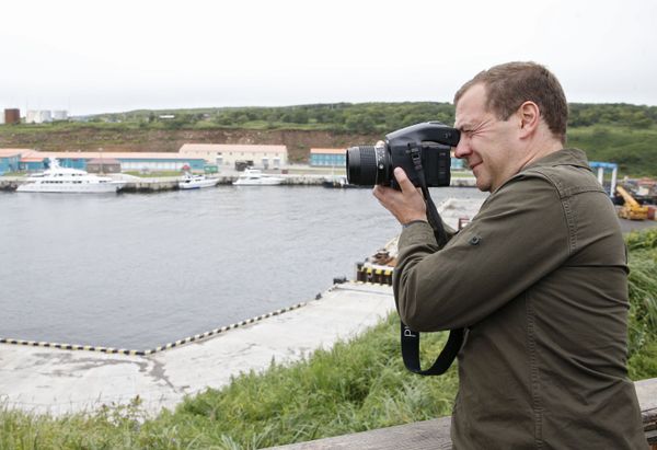 Russian Prime Minister Dmitry Medvedev on a tour of the Kurilsky port station in the township of Kitovy on Iturup, one of the Kuril Islands. (File) Russian Prime Minister Dmitry Medvedev on a tour of the Kurilsky port station in the township of Kitovy on Iturup, one of the Kuril Islands. (File) - Sputnik International