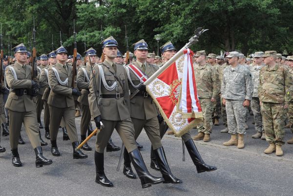 Polish honour guard march during the opening ceremony of the the Anaconda-16 military exercise in Rembertow, June 6, 2016 Polish honour guard march during the opening ceremony of the the Anaconda-16 military exercise in Rembertow, June 6, 2016 - Sputnik International