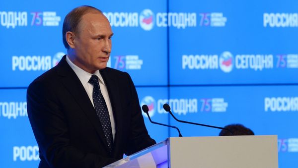 Russian President Vladimir Putin speaks at the New Era of Journalism: Farewell to Mainstream international media forum at the Rossiya Segodnya International Multimedia Press Center - Sputnik International
