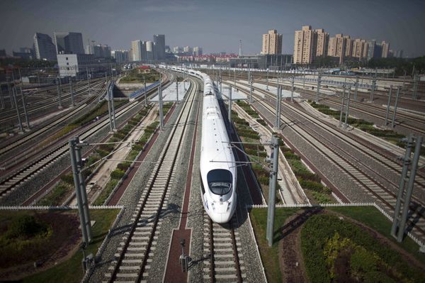CRH high-speed train leaves the Beijing South Station for Shanghai during a test run on the Beijing-Shanghai high-speed railway in Beijing, China CRH high-speed train leaves the Beijing South Station for Shanghai during a test run on the Beijing-Shanghai high-speed railway in Beijing, China - Sputnik International