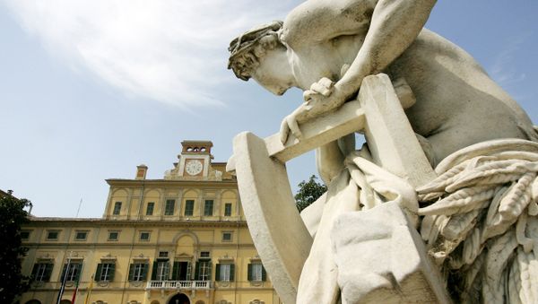 An outside view shows the Ducale palace, headquarters of the European Food Safety Authority (EFSA) in Parma. (File) - Sputnik International