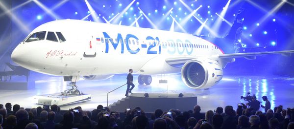 June 8, 2016. Russian Prime Minister Dmitry Medvedev takes part in a presentation of MC-21-300 mid-range aircraft at the Irkutsk Aircraft Plant (Irkut Corporation). - Sputnik International