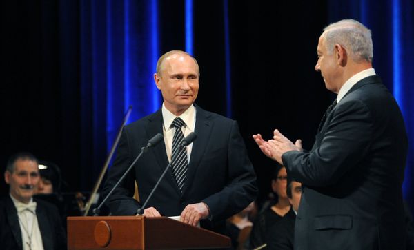 June 7, 2016. Russian President Vladimir Putin (left) and Israeli Prime Minister Benjamin Netanyahu before a concert devoted to the 25th anniversary of the restoration of Russian-Israeli diplomatic relations in the Bolshoi Theater, Moscow. June 7, 2016. Russian President Vladimir Putin (left) and Israeli Prime Minister Benjamin Netanyahu before a concert devoted to the 25th anniversary of the restoration of Russian-Israeli diplomatic relations in the Bolshoi Theater, Moscow. - Sputnik International
